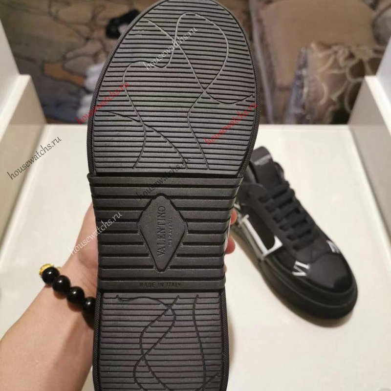 Копия  Кроссовки Valentino H801321