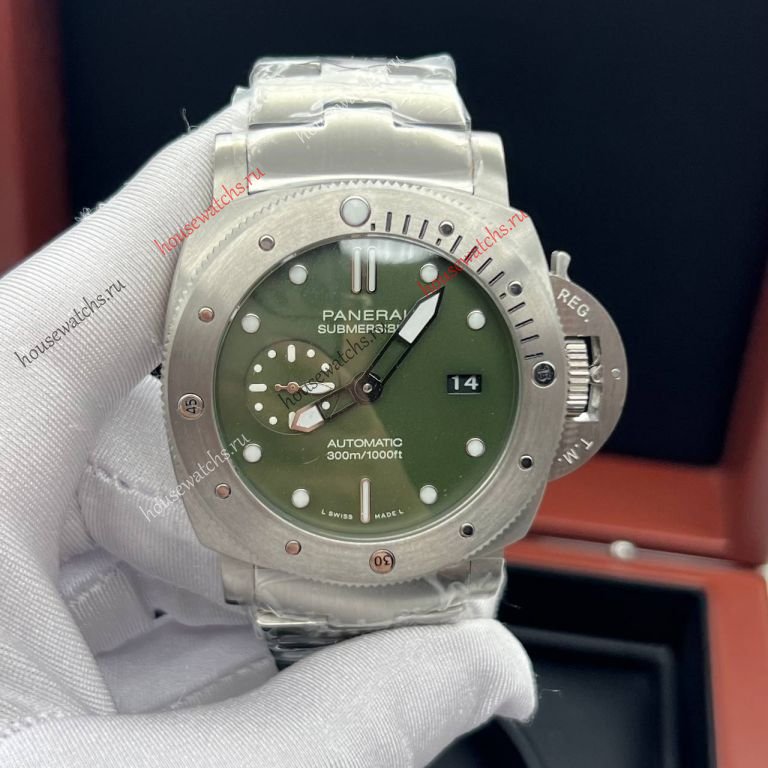 Копия Часы Panerai Luminor Submersible H106036